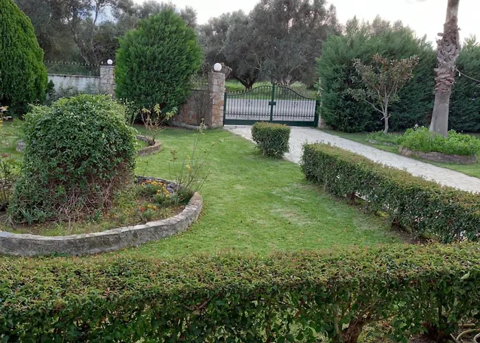 Phaedra Electra Estate Holiday home